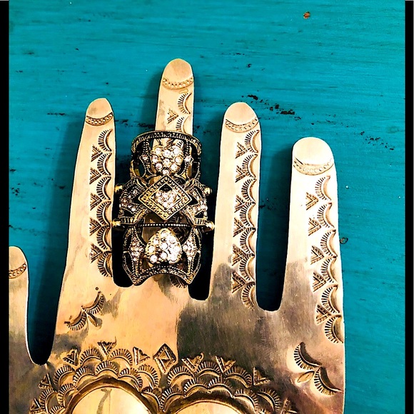 SUNAHARA LONG KNUCKLE RING JOINTED 3 CZ HEARTS ON DOUBLE BANDS - Picture 4 of 7